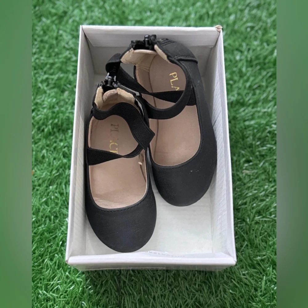 PLACE Black‎ Kids Shoes Size 5